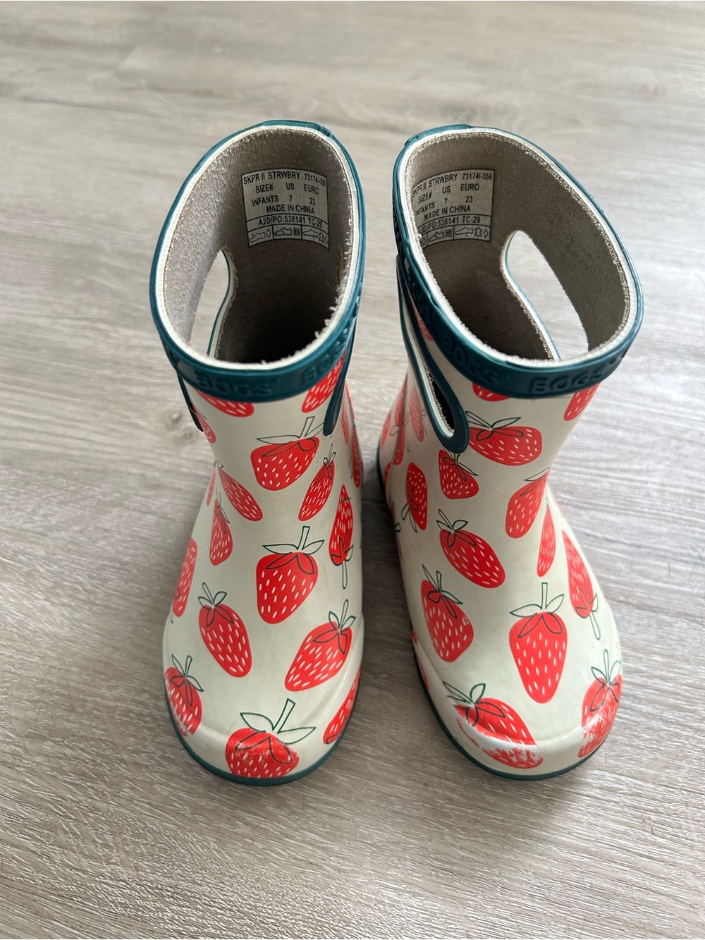 Bogs Kids Strawberry Rain Boots - White & Red with Teal Trim